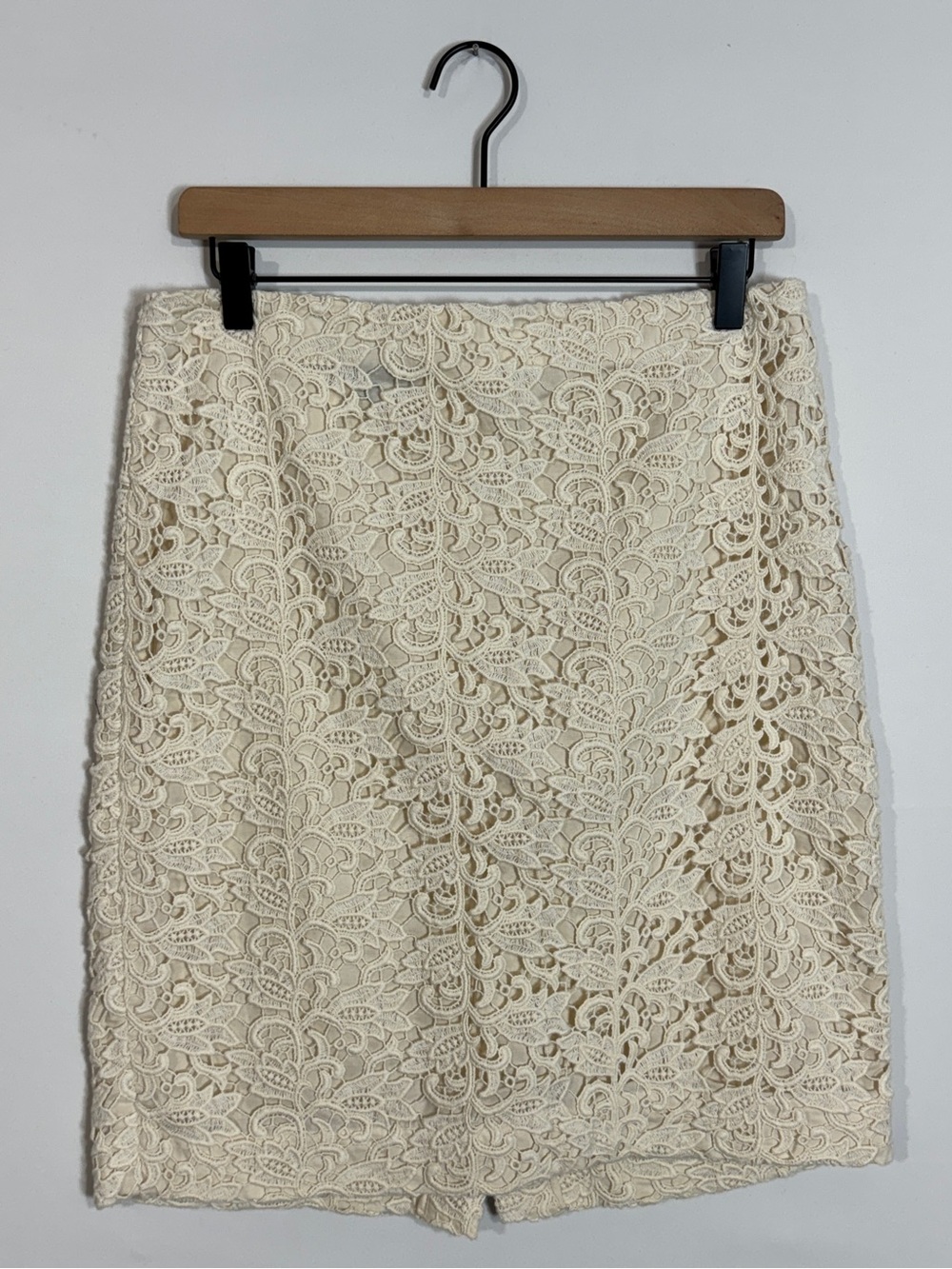 WSK65 {Talbots} Petite Cream Ivory Lace Straight Knee Length Pencil Skirt